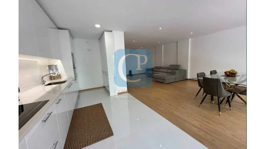 Apartamento T4 para Arrendamento em Moreira
