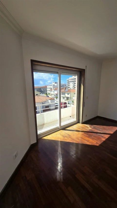 Apartamento T2 para Arrendamento em Póvoa de Varzim, Beiriz e Argivai