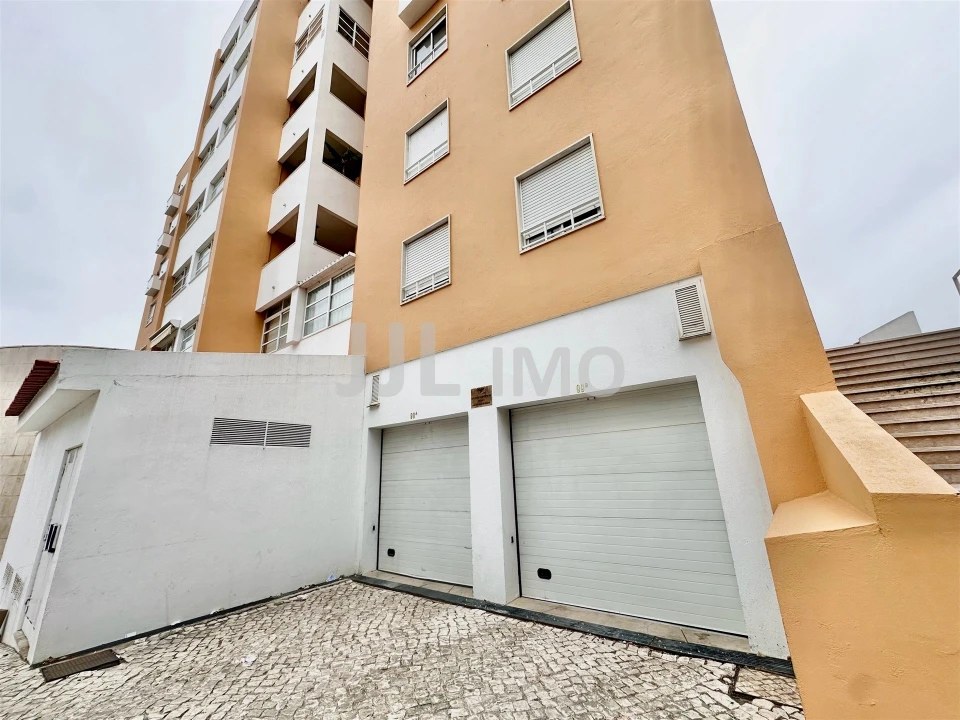 Apartamento T3 para Arrendamento em São Domingos de Rana Foto 16