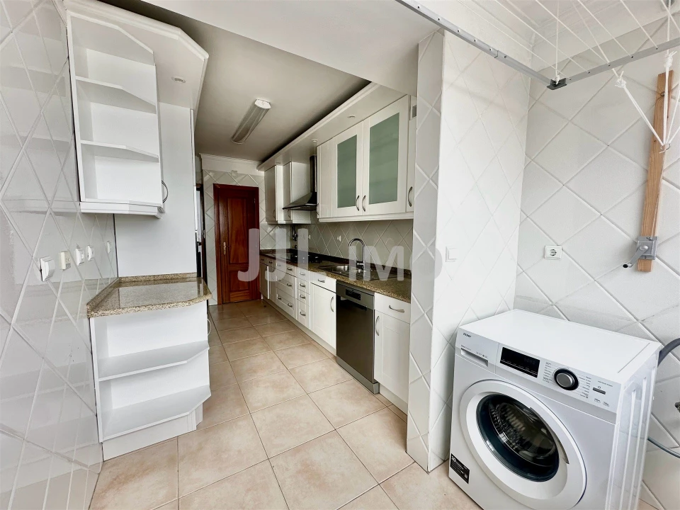 Apartamento T3 para Arrendamento em São Domingos de Rana Foto 3