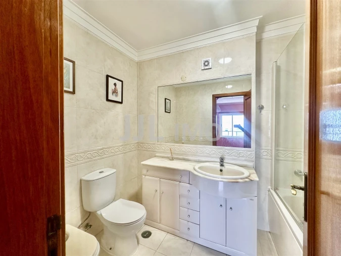 Apartamento T3 para Arrendamento em São Domingos de Rana Foto 10