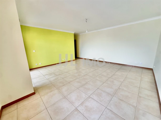 Apartamento T3 para Arrendamento em São Domingos de Rana Foto 5