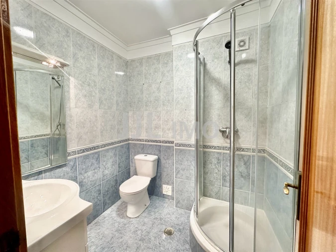 Apartamento T3 para Arrendamento em São Domingos de Rana Foto 11