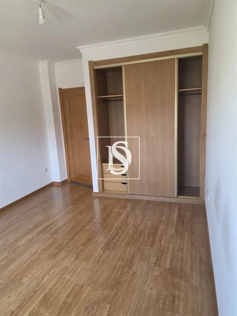 Apartamento T3 para Venda em Samil