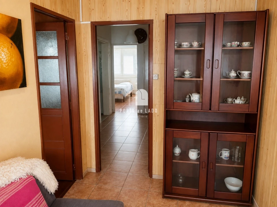 Apartamento T1 para Venda em Oliveira do Douro Foto 1
