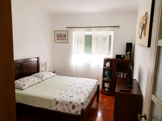 Apartamento T1 para Venda em Oliveira do Douro Foto 4