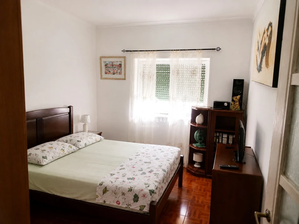 Apartamento T1 para Venda em Oliveira do Douro Foto 4