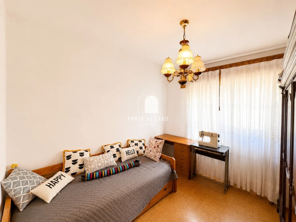 Apartamento T2 para Venda em Vilar de Andorinho Foto 12