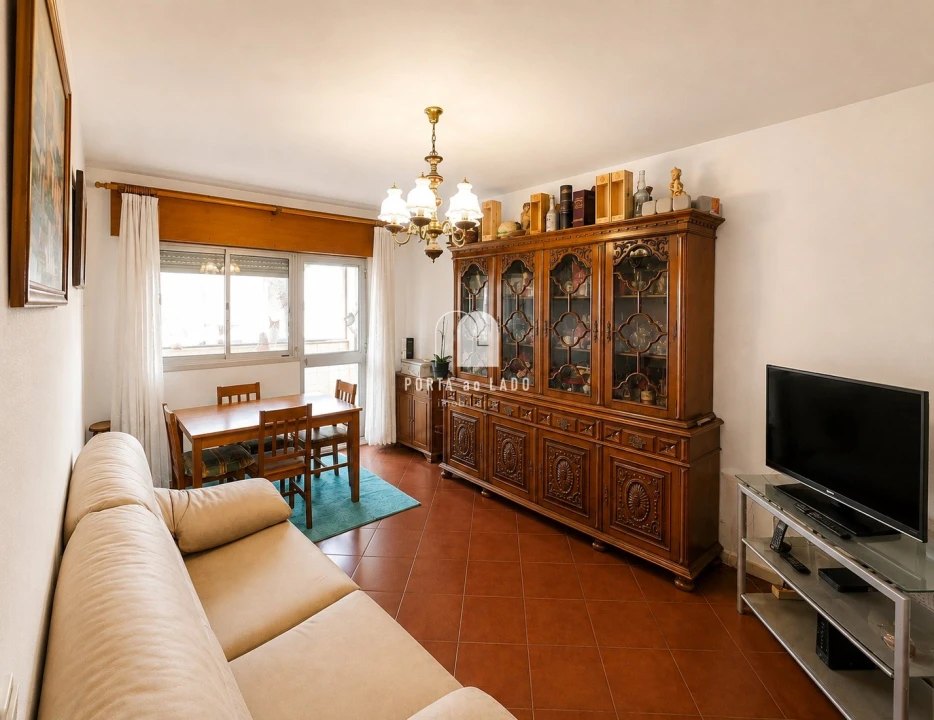 Apartamento T2 para Venda em Vilar de Andorinho Foto 1