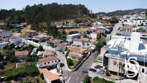 Moradia T4 para Venda em Moreira de Conegos