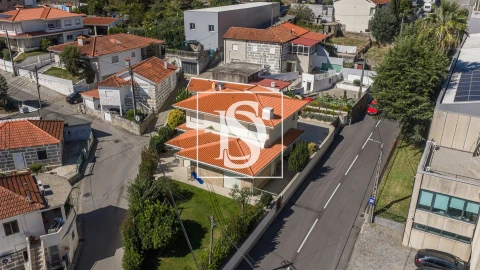 Moradia T4 para Venda em Moreira de Conegos