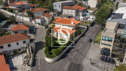 Moradia T4 para Venda em Moreira de Conegos