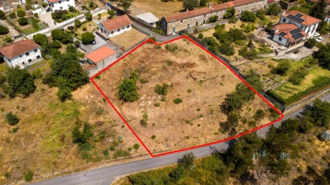 Terreno para Venda em Arcozelo