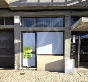 Loja para Arrendamento em Póvoa de Varzim, Beiriz e Argivai