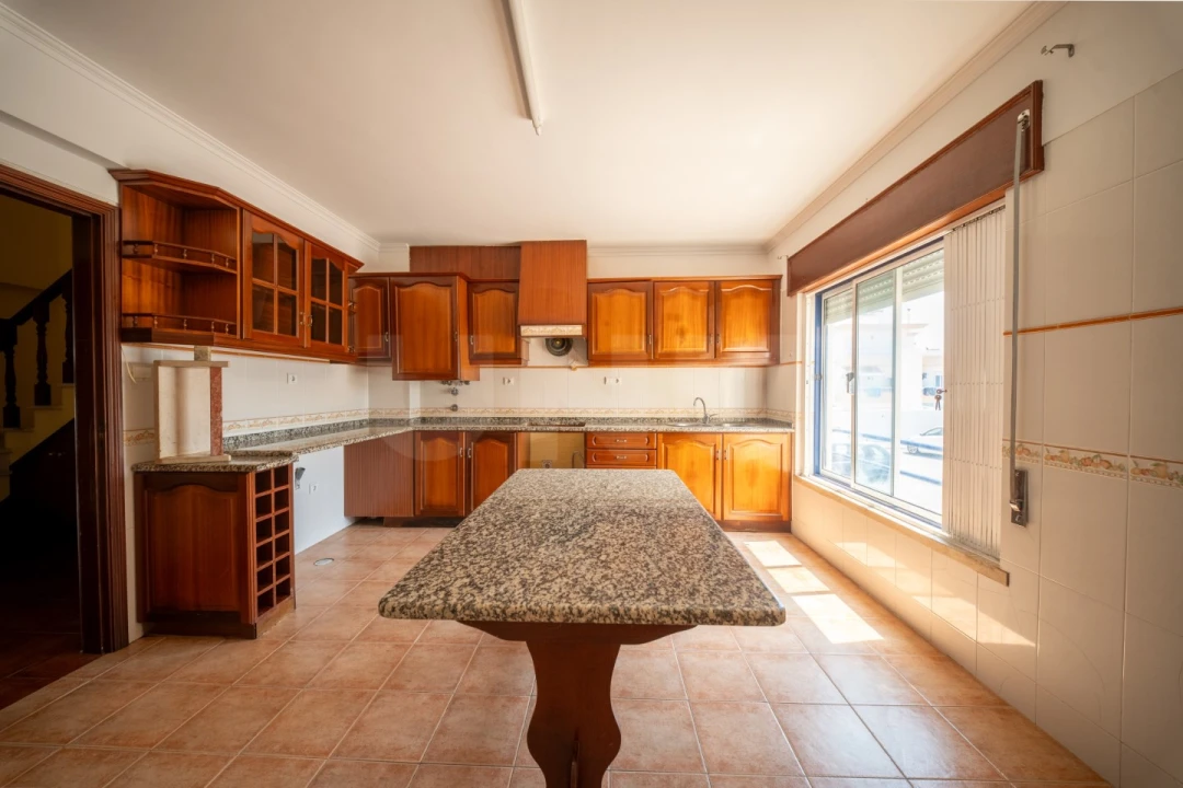 Apartamento T3 para Venda em Bombarral e Vale Covo Foto 8
