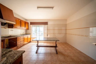 Apartamento T3 para Venda em Bombarral e Vale Covo
