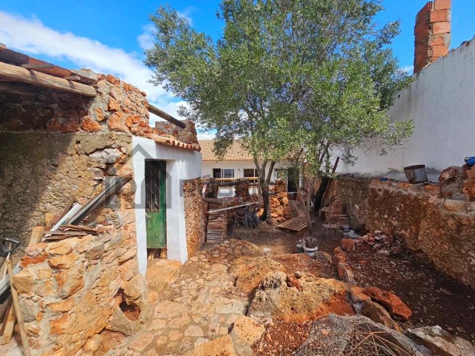 Quinta T2 para Venda em Alte Foto 21