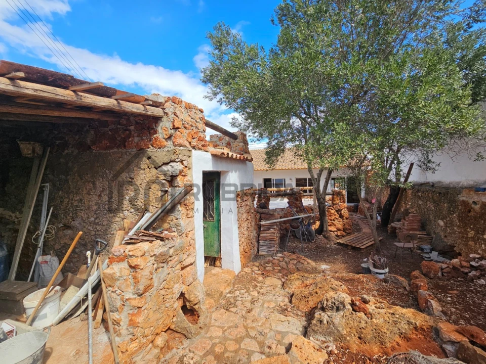 Quinta T2 para Venda em Alte Foto 23