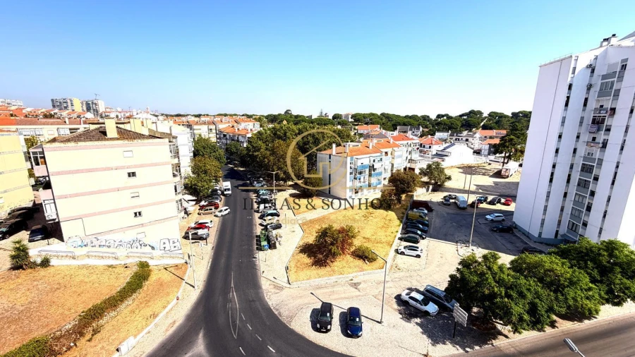 Apartamento T2 para Venda em Laranjeiro e Feijó Foto 8