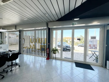 Loja para Arrendamento em Sesimbra (Castelo)
