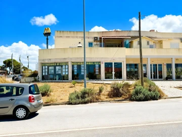 Loja para Arrendamento em Sesimbra (Castelo)