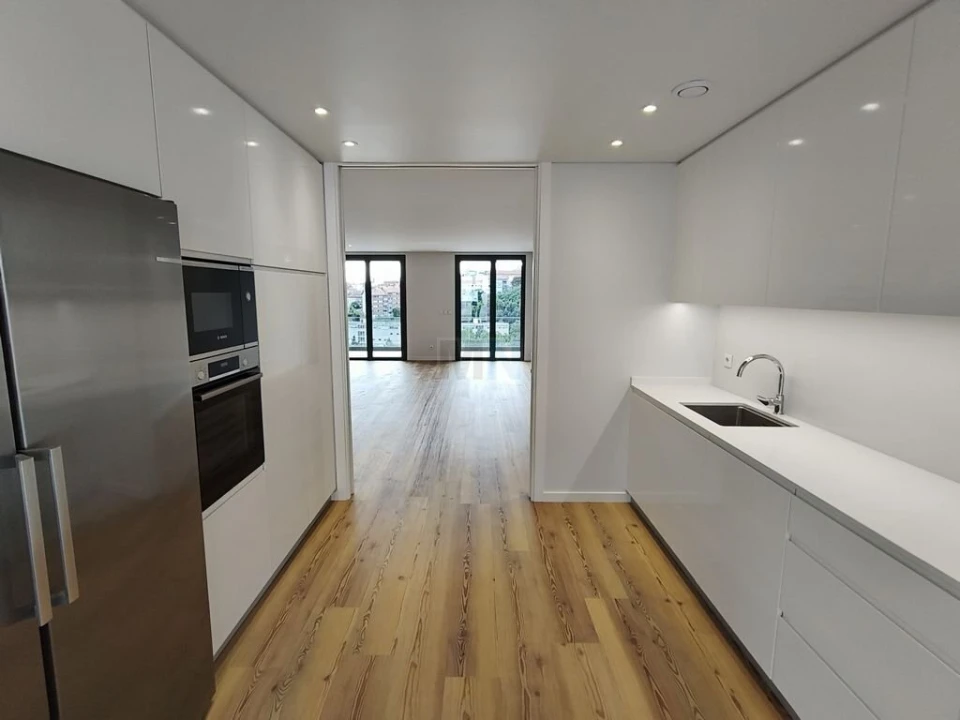 Apartamento T4 para Venda em Santo Antonio dos Olivais Foto 10
