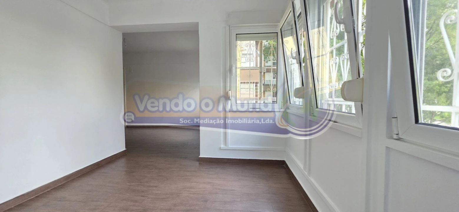 Apartamento T3 para Venda em Carnide Foto 5