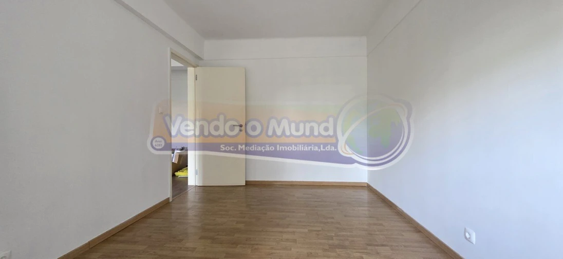 Apartamento T3 para Venda em Carnide Foto 12