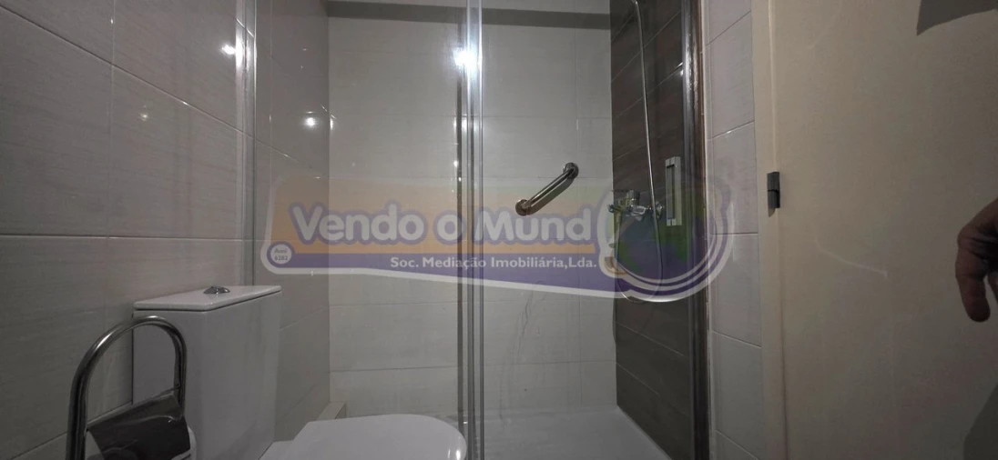 Apartamento T3 para Venda em Carnide Foto 11