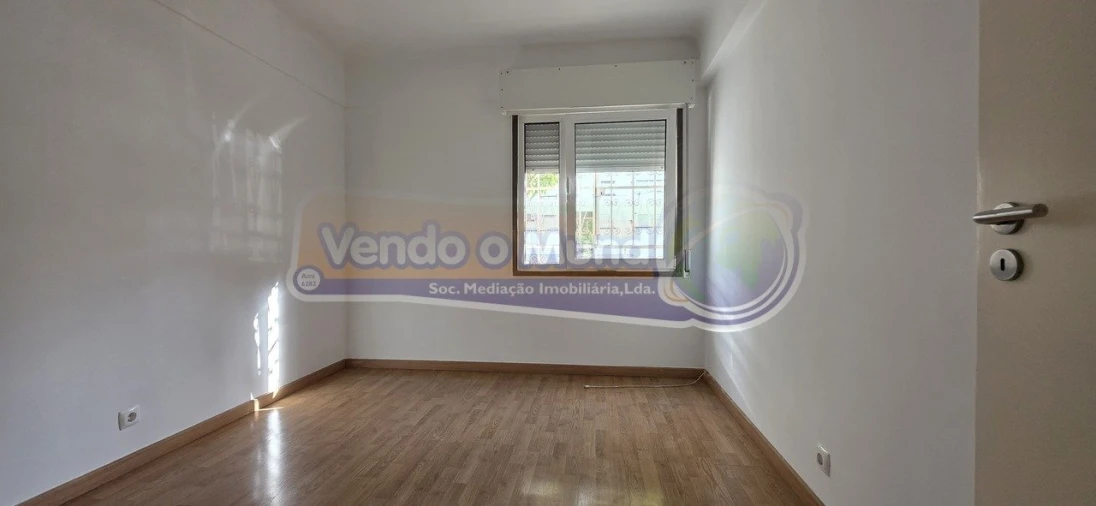Apartamento T3 para Venda em Carnide Foto 16