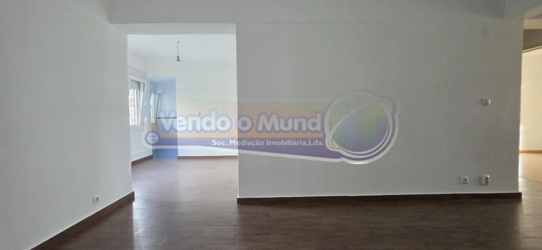 Apartamento T3 para Venda em Carnide Foto 7