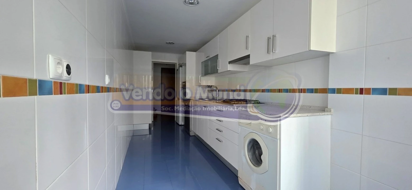 Apartamento T3 para Venda em Carnide Foto 1