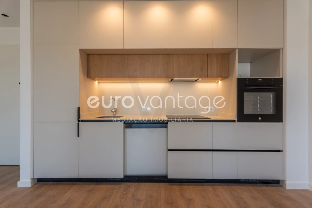 Apartamento T1 para Venda em Parceiros e Azoia Foto 3