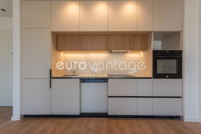 Apartamento T1 para Venda em Parceiros e Azoia