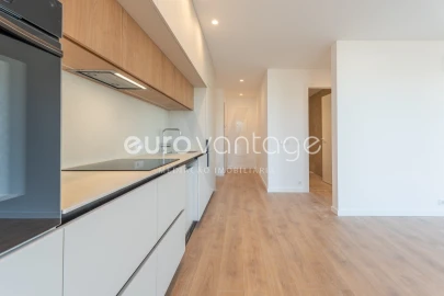 Apartamento T1 para Venda em Parceiros e Azoia