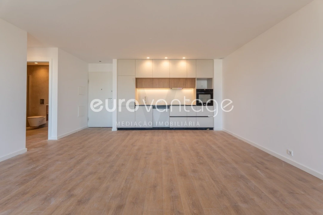 Apartamento T1 para Venda em Parceiros e Azoia Foto 4
