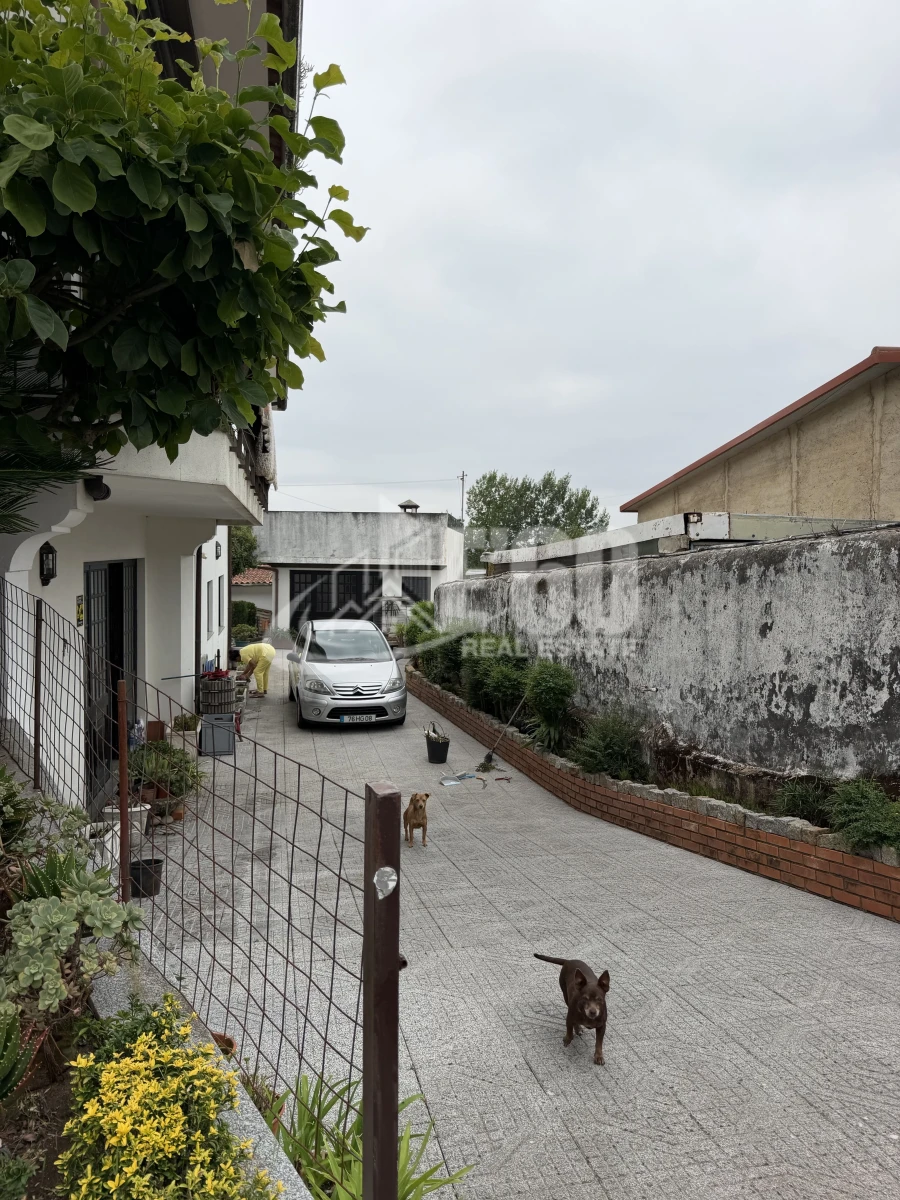 Moradia T3 para Venda em O. Azeméis, Riba-Ul, Ul, Macinhata Seixa, Madail Foto 3