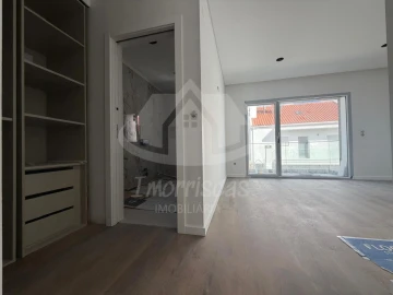 Moradia T3 para Venda em Santa Iria de Azoia, São João da Talha e Bobadela