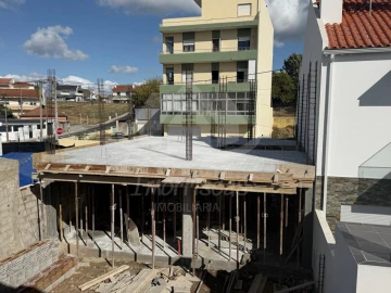 Moradia T3 para Venda em Santa Iria de Azoia, São João da Talha e Bobadela