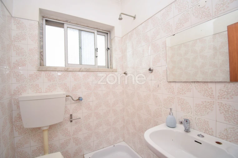Apartamento T4 para Venda em Algueirão-Mem Martins Foto 11