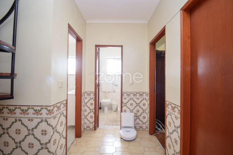 Apartamento T4 para Venda em Algueirão-Mem Martins Foto 15