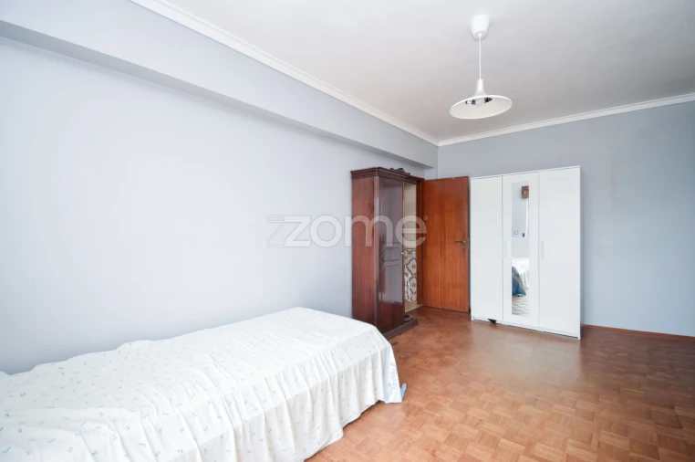 Apartamento T4 para Venda em Algueirão-Mem Martins Foto 18