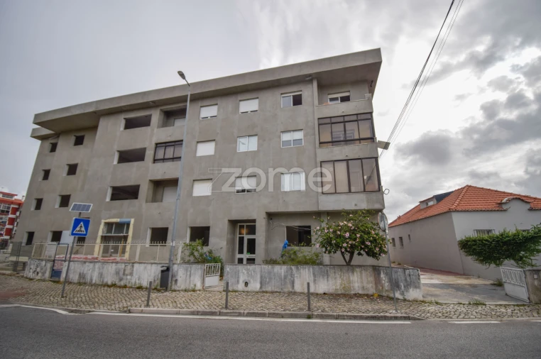 Apartamento T4 para Venda em Algueirão-Mem Martins Foto 22
