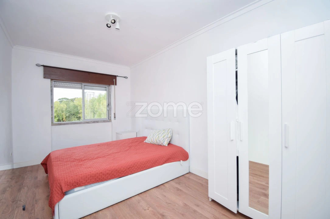 Apartamento T4 para Venda em Algueirão-Mem Martins Foto 6