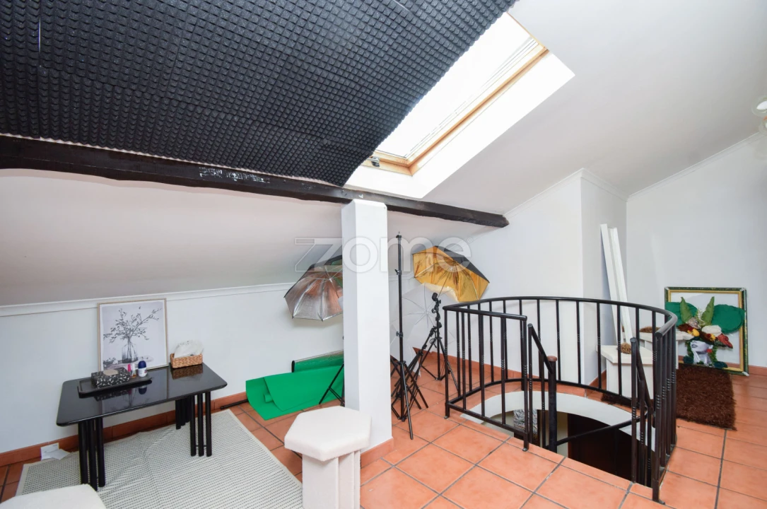 Apartamento T4 para Venda em Algueirão-Mem Martins Foto 9