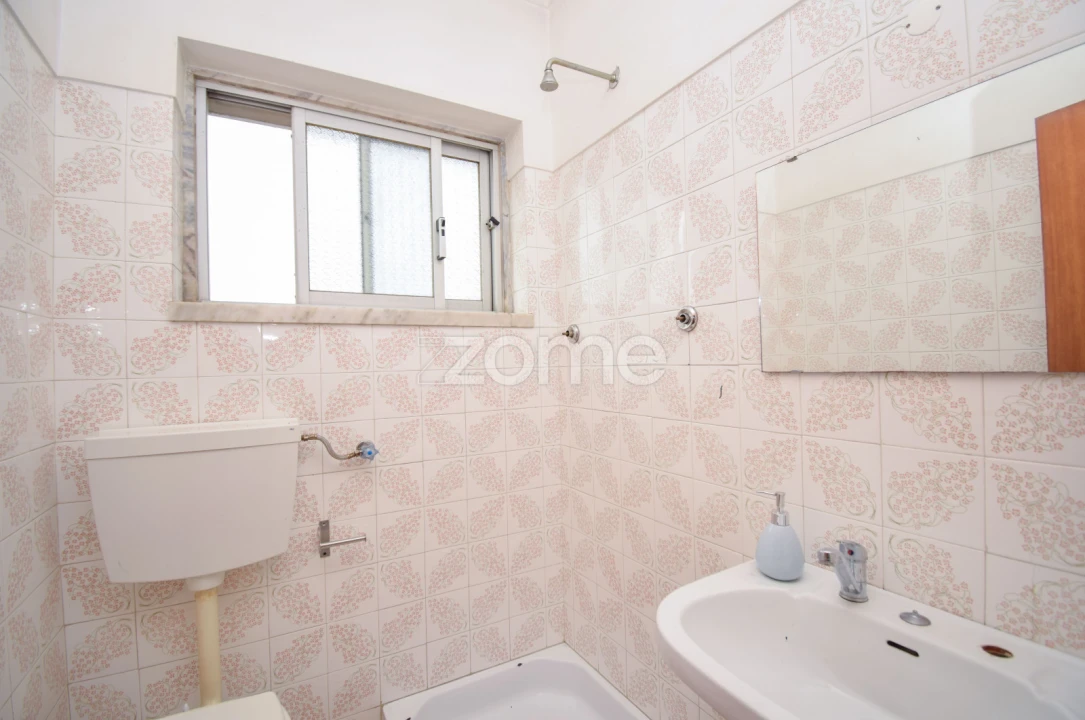 Apartamento T4 para Venda em Algueirão-Mem Martins Foto 11