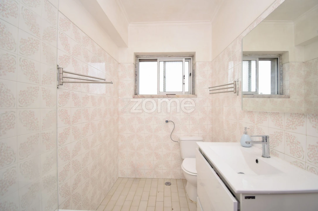Apartamento T4 para Venda em Algueirão-Mem Martins Foto 13