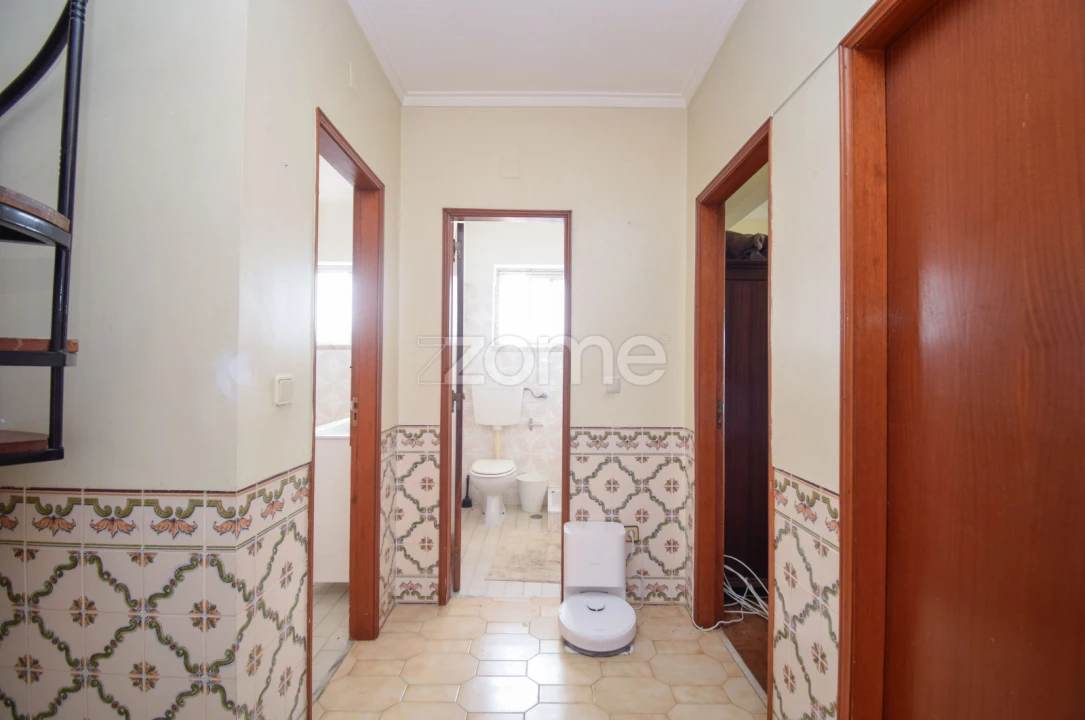 Apartamento T4 para Venda em Algueirão-Mem Martins Foto 15