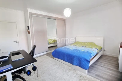 Moradia T4 para Venda em Charneca de Caparica e Sobreda