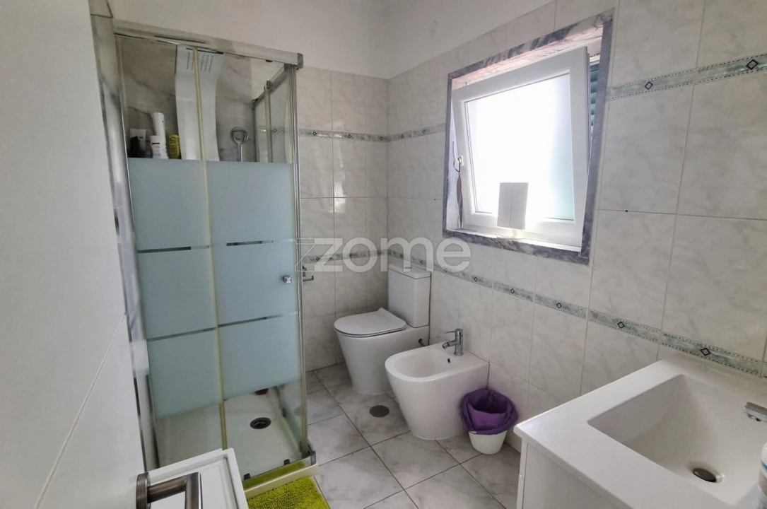 Moradia T4 para Venda em Charneca de Caparica e Sobreda Foto 20